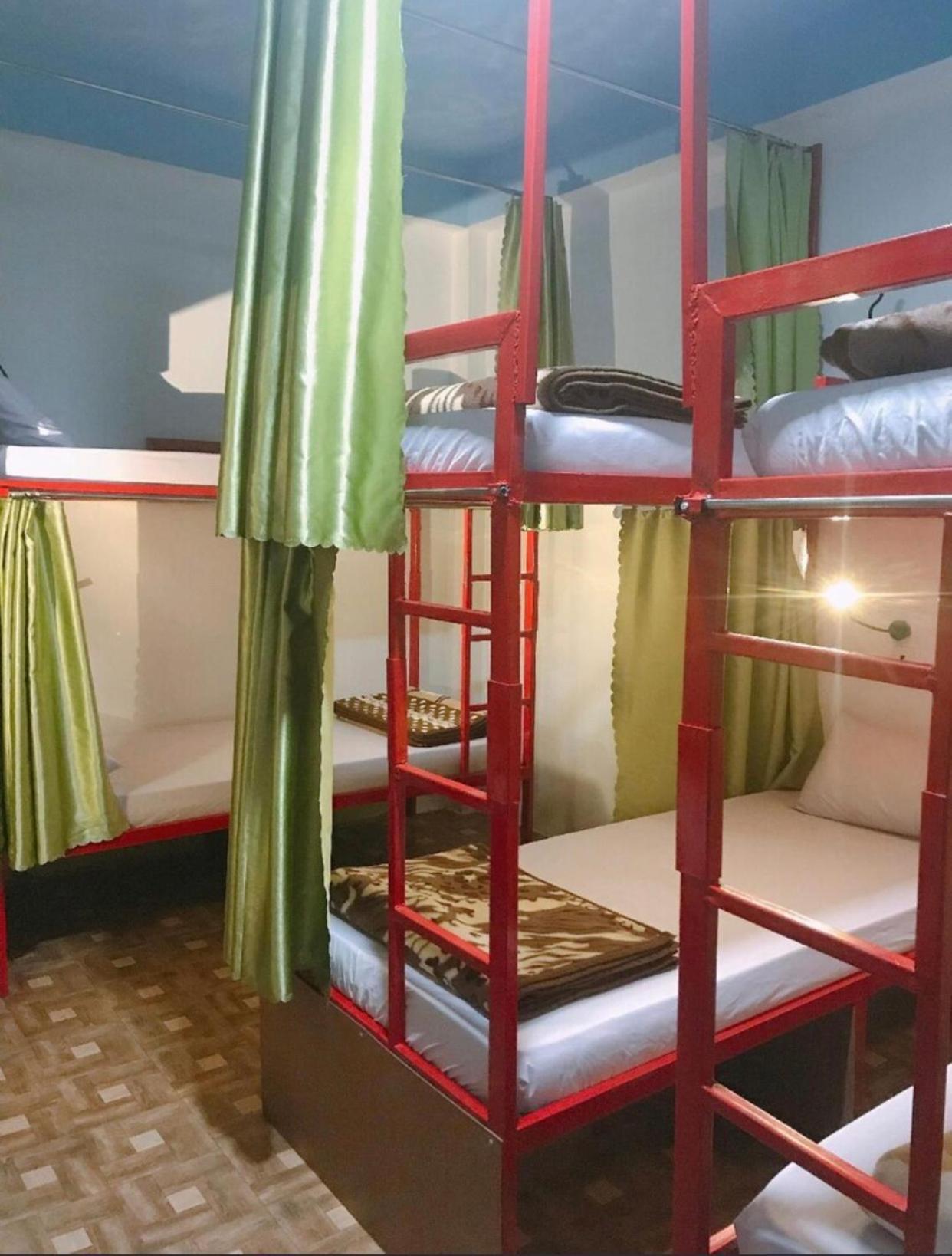 Vang Vieng Ruby Backpackers Hostel Экстерьер фото